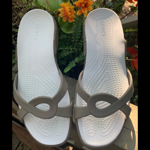CROCS Shoes - Altered CROCS Sandal SZ 9 Beige Strap Cut Off